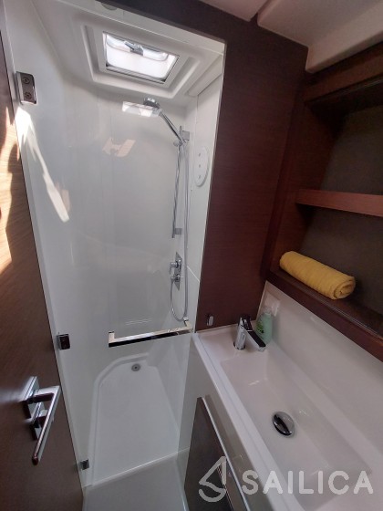 Lagoon 40 - Yacht Charter Sailica