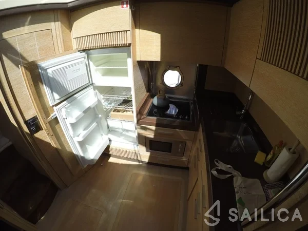 Azimut 47 - Yacht Charter Sailica
