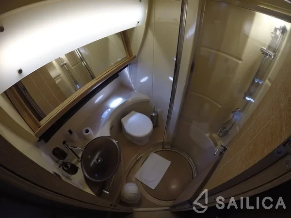 Azimut 47 - Yacht Charter Sailica