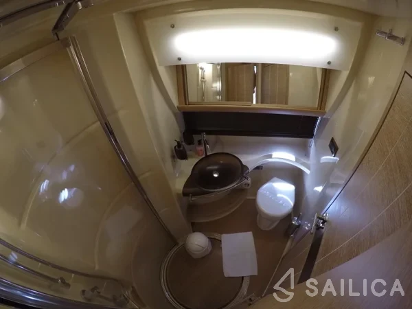 Azimut 47 - Yacht Charter Sailica