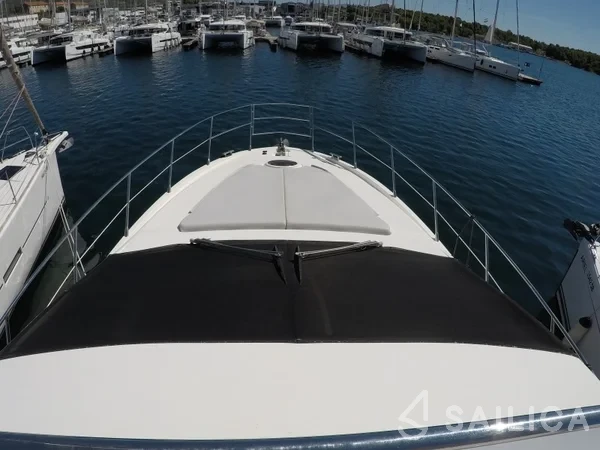 Azimut 47 - Yacht Charter Sailica