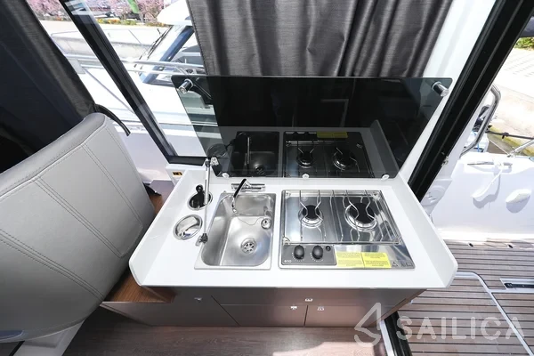 Antares 9 OB - Yacht Charter Sailica