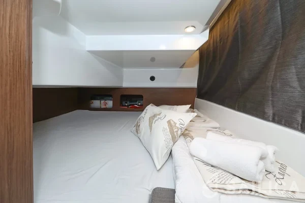 Antares 9 OB - Yacht Charter Sailica