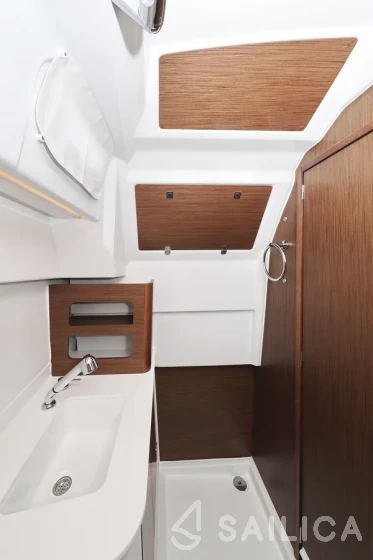 Antares 9 OB - Yacht Charter Sailica