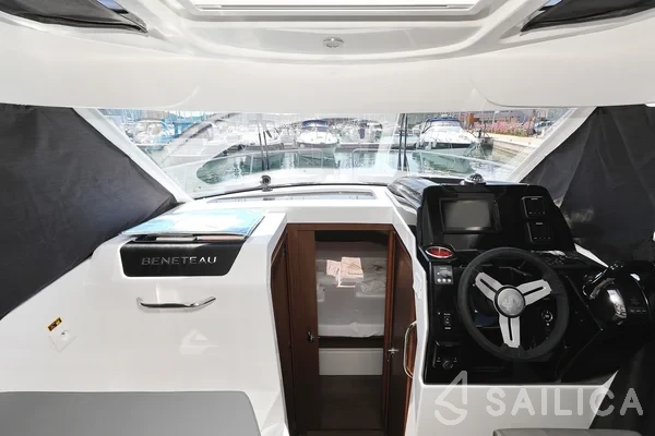 Antares 9 OB - Yacht Charter Sailica