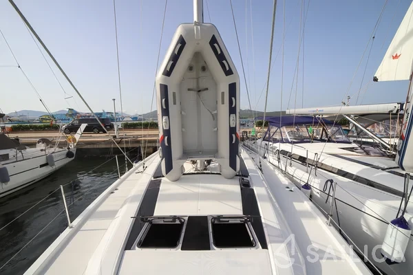 Oceanis 51.1 - Yacht Charter Sailica