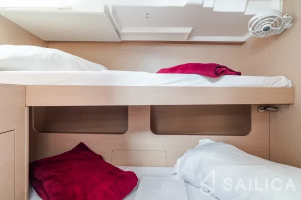 Oceanis 51.1 - Yacht Charter Sailica