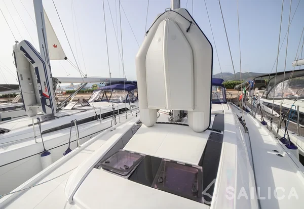 Oceanis 51.1 - Yacht Charter Sailica