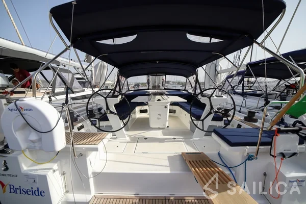 Oceanis 51.1 - Yacht Charter Sailica
