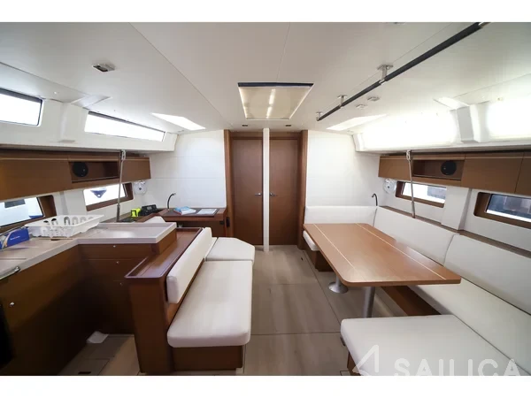 Oceanis 51.1 - Yacht Charter Sailica