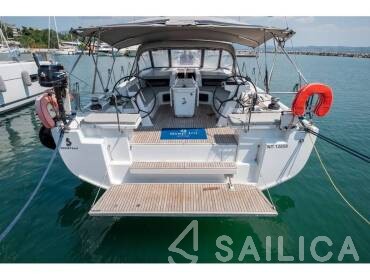 Oceanis 51.1 - Yacht Charter Sailica