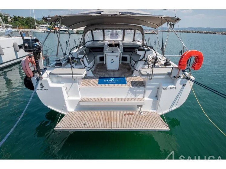 Oceanis 51.1 - Yacht Charter Sailica
