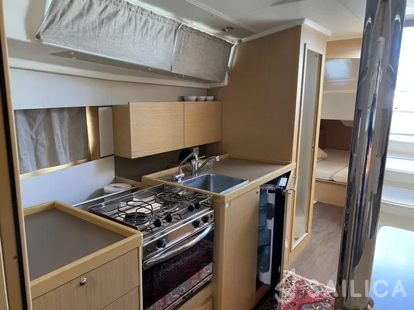 Oceanis 38.1 - Yacht Charter Sailica