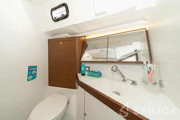 Oceanis 46.1 - Yacht Charter Sailica