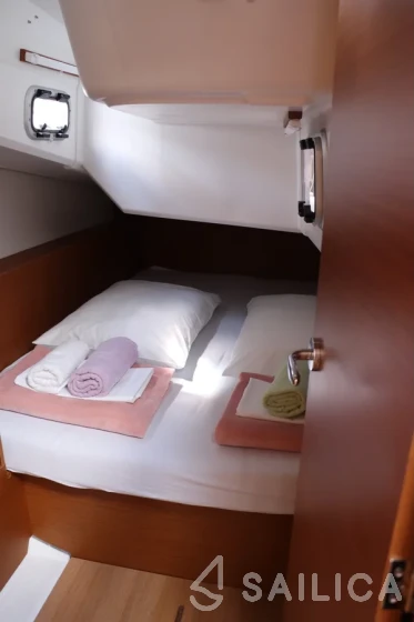 Sun Odyssey 380 - Yacht Charter Sailica