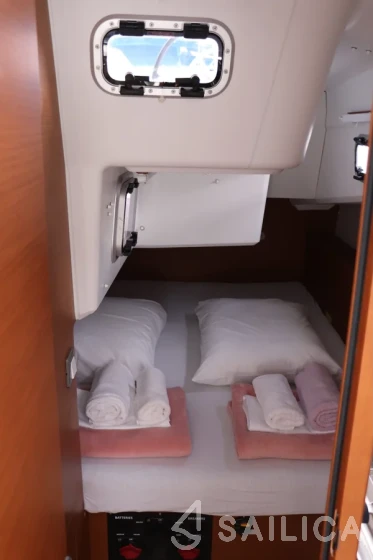 Sun Odyssey 380 - Yacht Charter Sailica