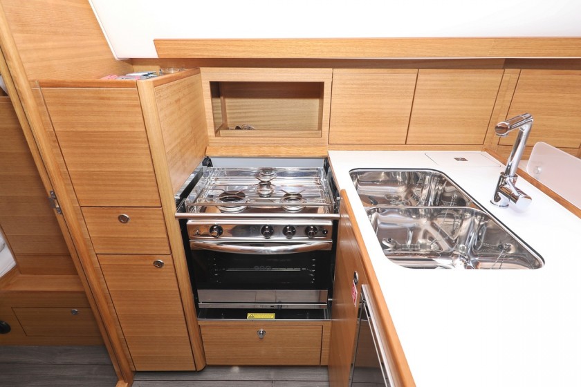 Elan Impression 40.1 - Yacht Charter Sailica