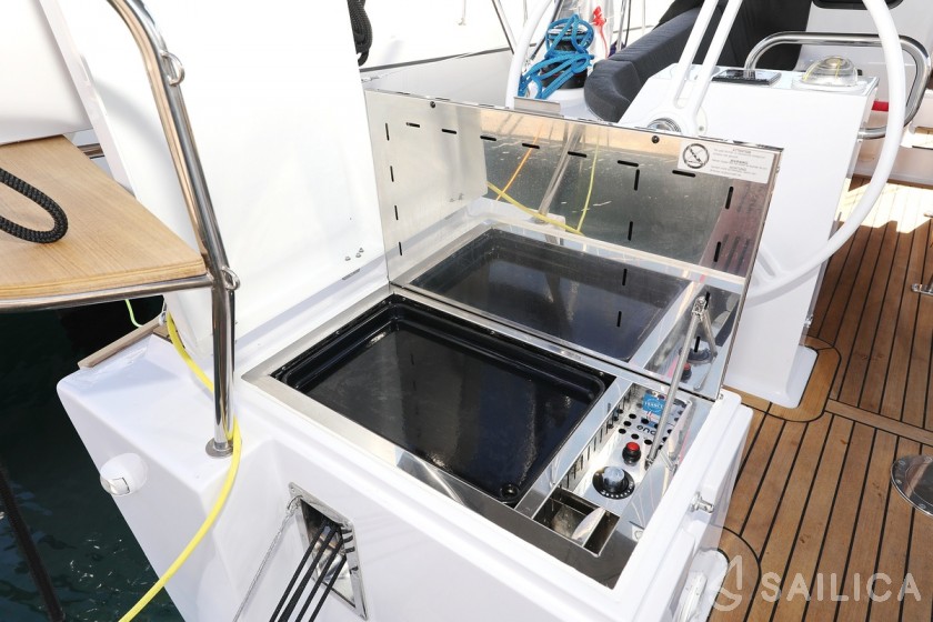 Elan Impression 40.1 - Yacht Charter Sailica