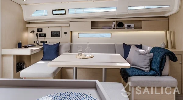 Oceanis 40.1 - Photo #11 Oceanis 40.1 - Yacht Charter Sailica