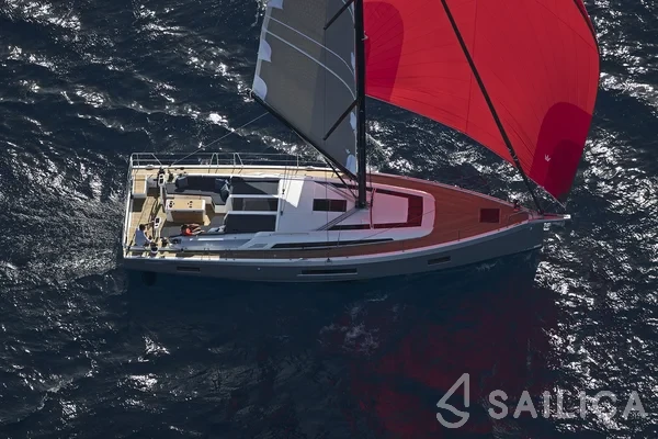 Oceanis 51.1 - Yacht Charter Sailica