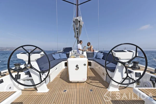 Oceanis 51.1 - Yacht Charter Sailica