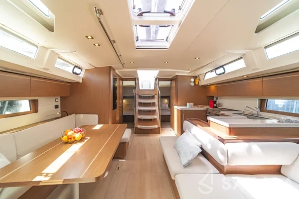 Oceanis 51.1 - Yacht Charter Sailica