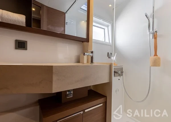 Lagoon 46  - Yacht Charter Sailica