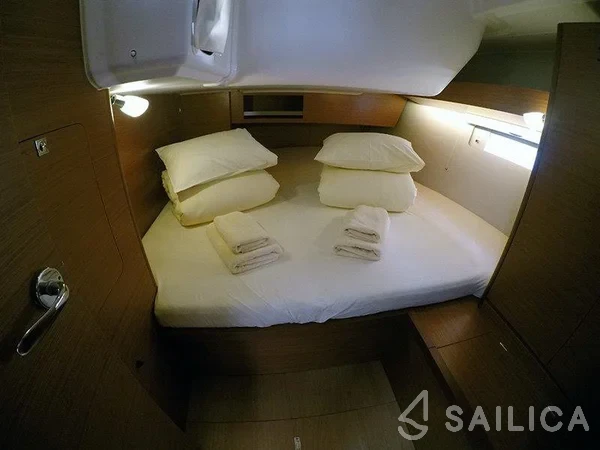 Dufour 430 - Yacht Charter Sailica