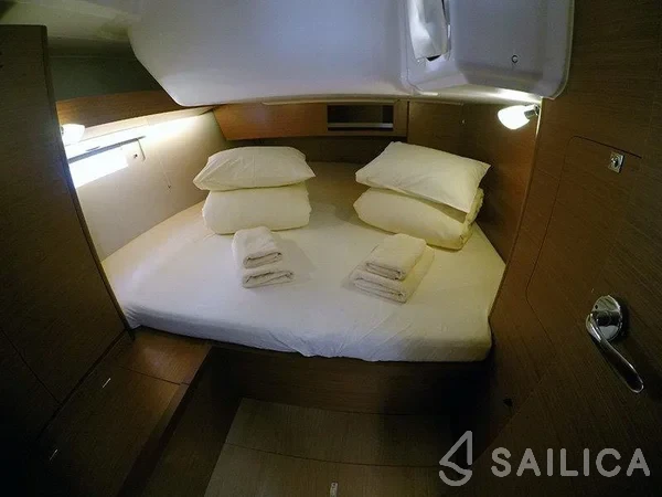 Dufour 430 - Yacht Charter Sailica