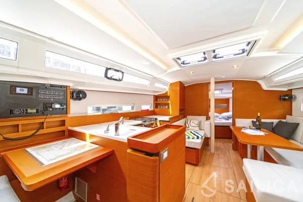 Sun Odyssey 410 - Yacht Charter Sailica