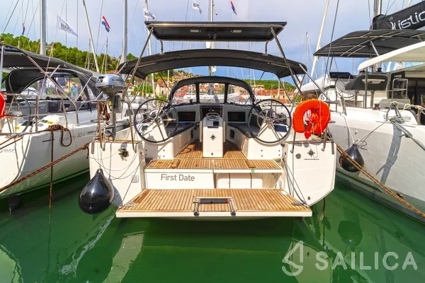 Sun Odyssey 410 - Yacht Charter Sailica
