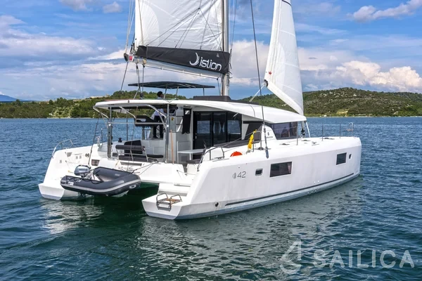 Lagoon 42 - Yacht Charter Sailica