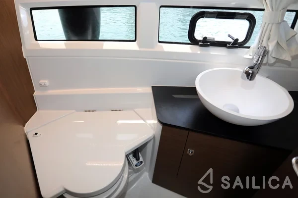Merry Fisher 895 - Yacht Charter Sailica