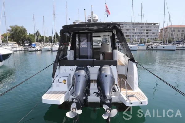 Merry Fisher 895 - Yacht Charter Sailica