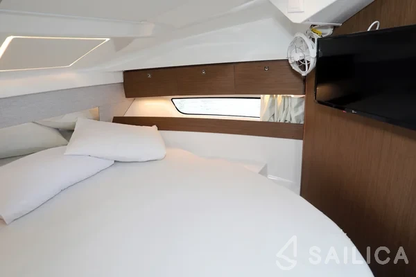 Merry Fisher 895 - Yacht Charter Sailica