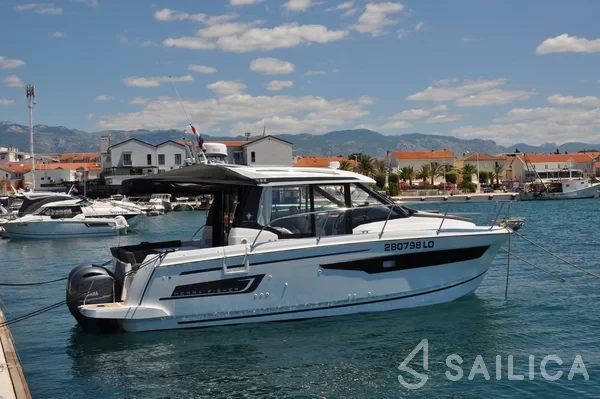 Merry Fisher 895 - Yacht Charter Sailica