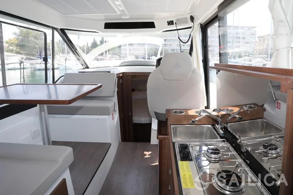 Merry Fisher 895 - Yacht Charter Sailica