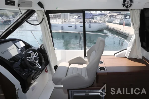 Merry Fisher 895 - Yacht Charter Sailica