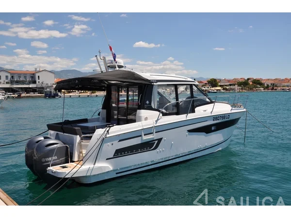 Merry Fisher 895 - Yacht Charter Sailica