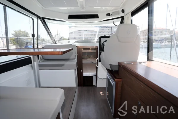 Merry Fisher 895 - Yacht Charter Sailica