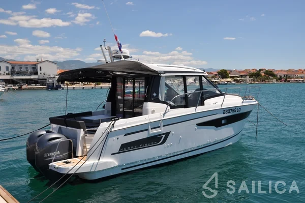 Merry Fisher 895 - Yacht Charter Sailica
