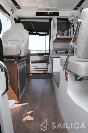 Merry Fisher 895 - Yacht Charter Sailica