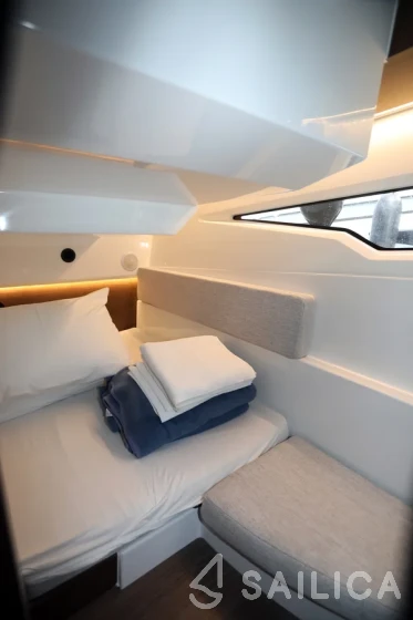Merry Fisher 895 - Yacht Charter Sailica