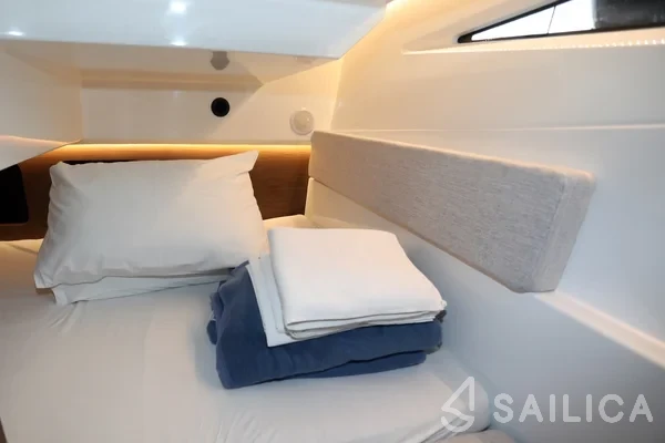 Merry Fisher 895 - Yacht Charter Sailica