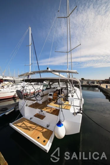 Bavaria C42 - Yacht Charter Sailica