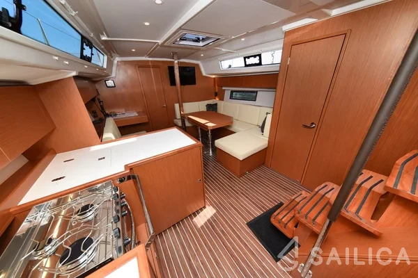 Bavaria C42 - Yacht Charter Sailica