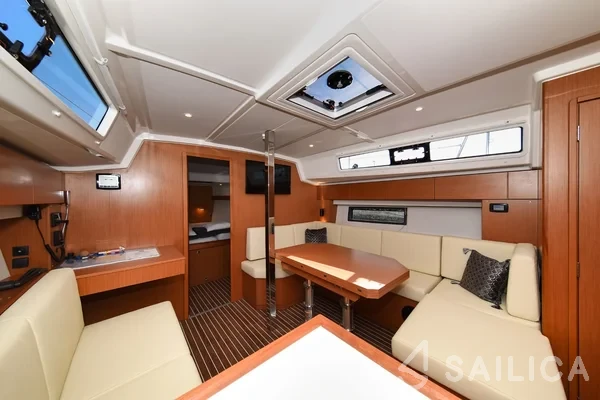 Bavaria C42 - Yacht Charter Sailica