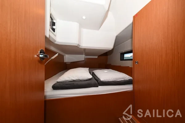 Bavaria C42 - Yacht Charter Sailica