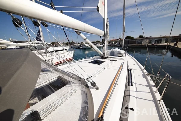 Bavaria C42 - Yacht Charter Sailica