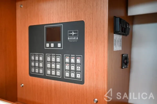 Bavaria C42 - Yacht Charter Sailica